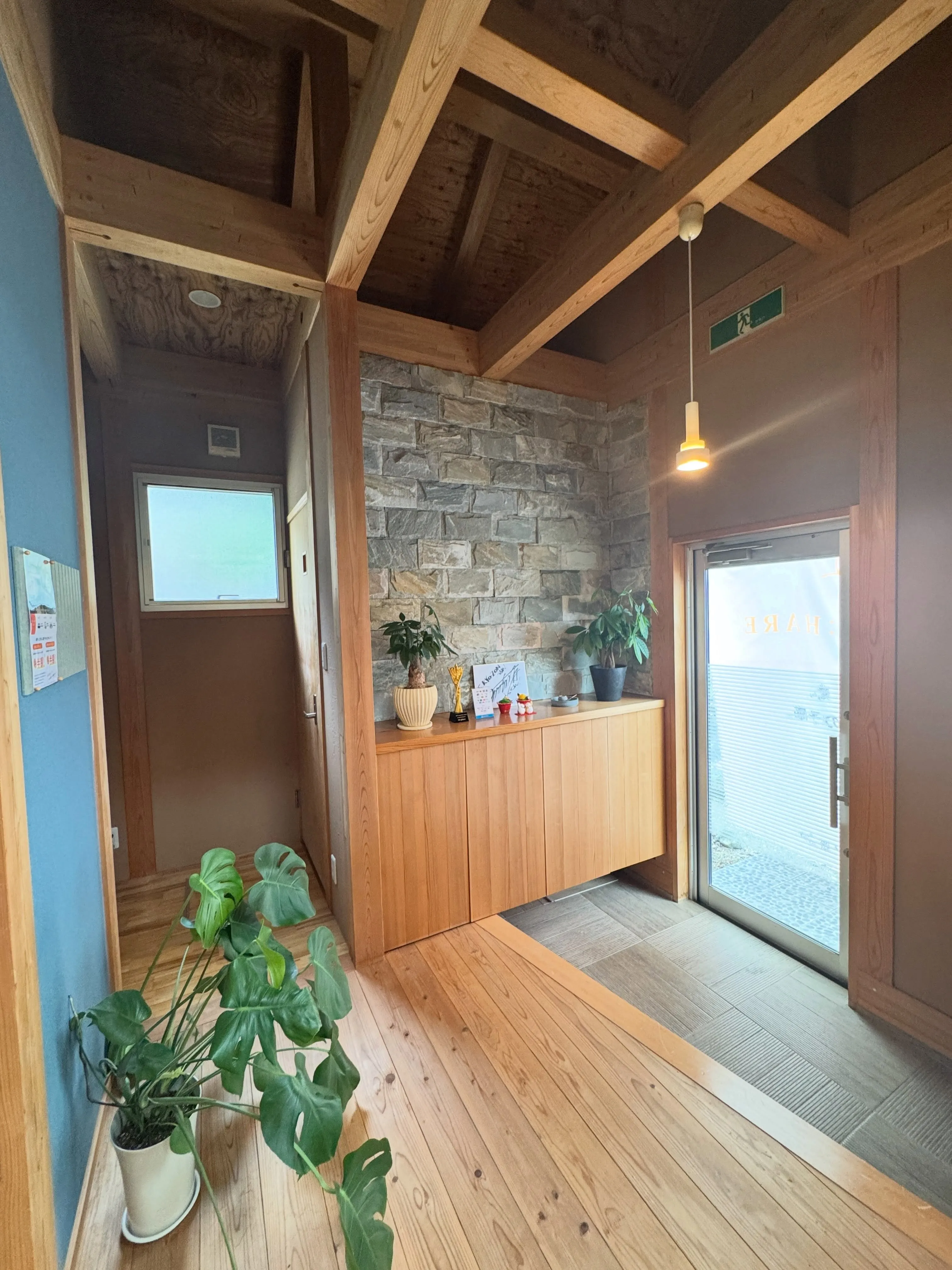 fitnessKYO:HARE　gym entrance